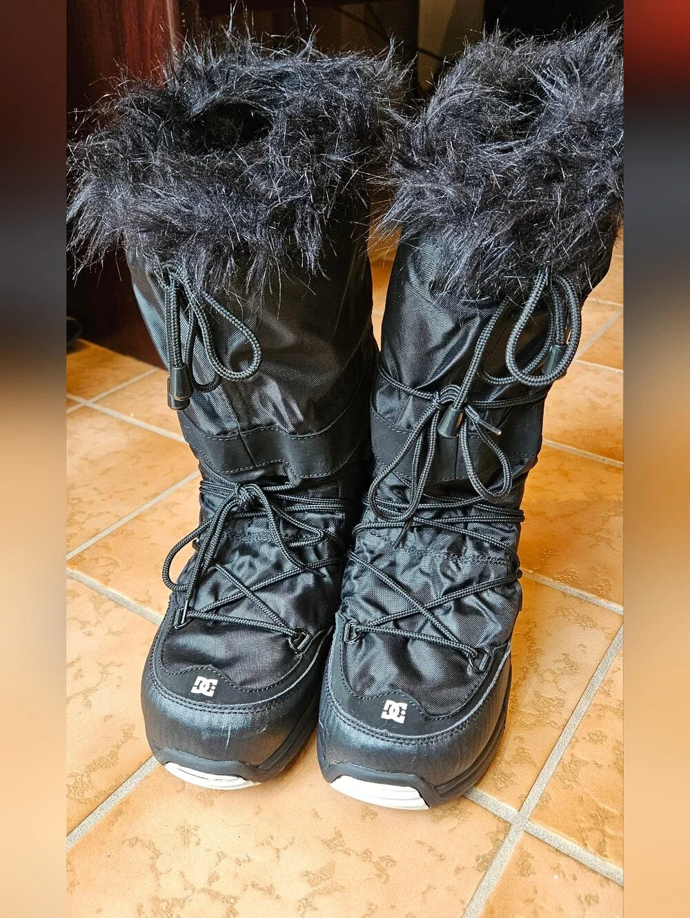 VTG DC Shoes Chalet SE 2.0 Black Snow Moon Boots Faux Fur Rhinestone Y2K